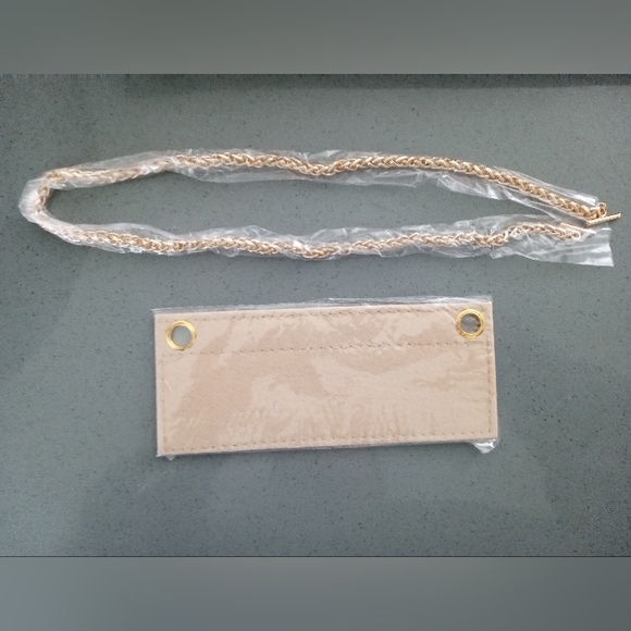 Beige Felt Wallet Insert w/ Gold Chain - Picture 1 of 1